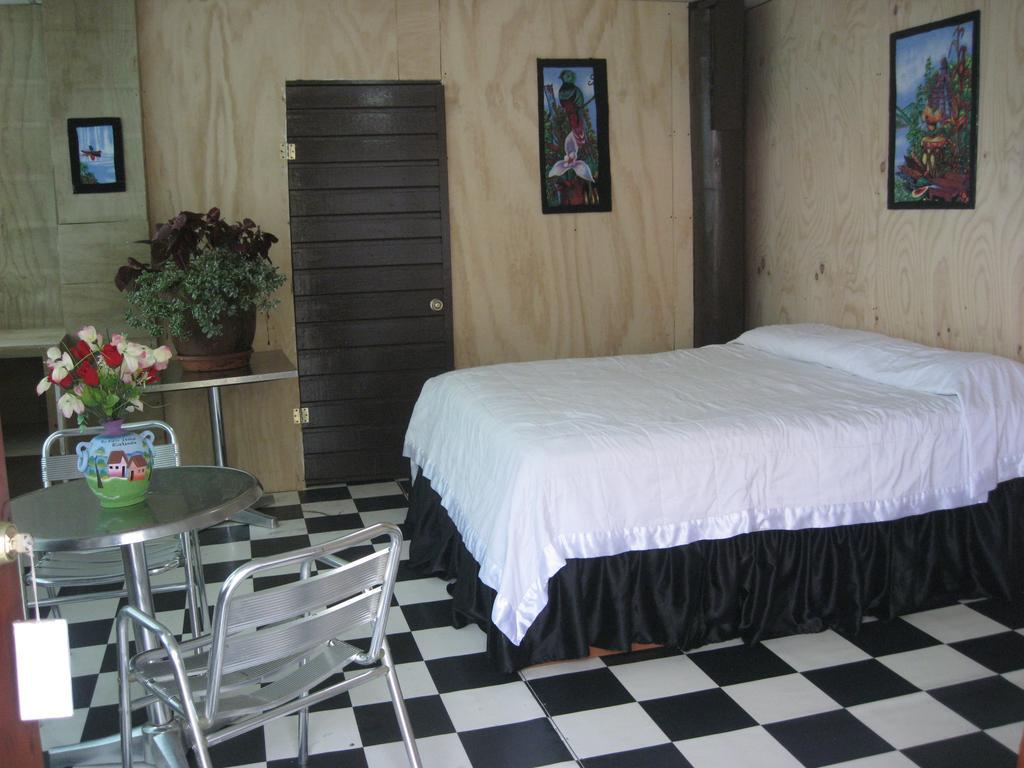 ריו דולצ'ה Hotel Y Restaurante Backpackers חדר תמונה