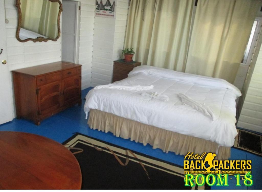 ריו דולצ'ה Hotel Y Restaurante Backpackers מראה חיצוני תמונה